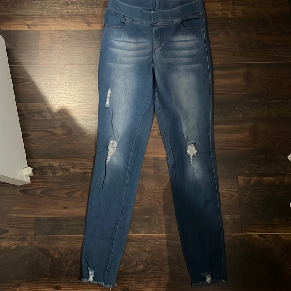 NWOT size small frayed jeggings